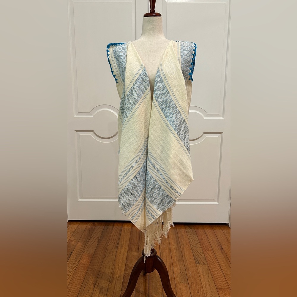 Traditional Mexican rebozo from Oaxaca. Mexican shawl. Fringed open front Vest.